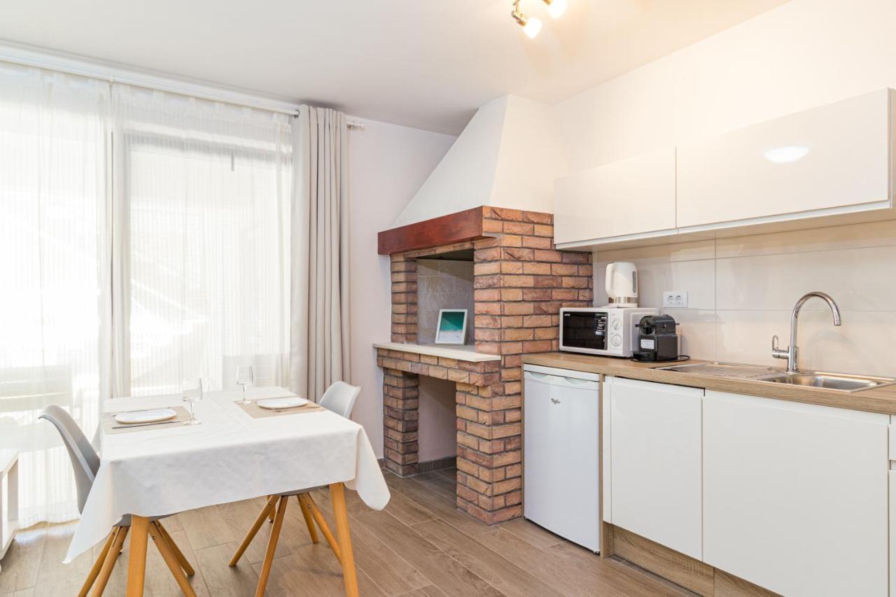 Apartments Anna Лижнян Экстерьер фото